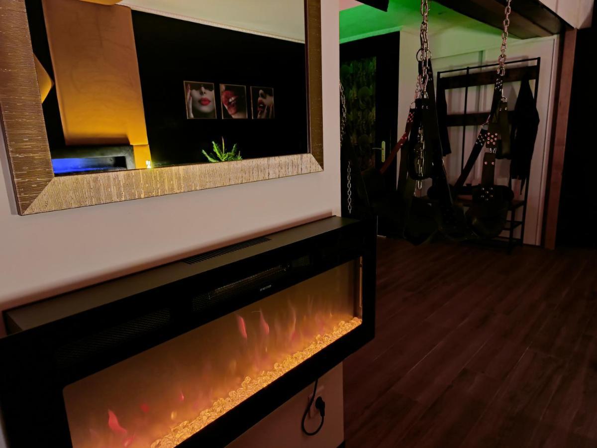 La Loveroom Bdsm De Nice " La Chambre Luxe Des Desirs " 外观 照片