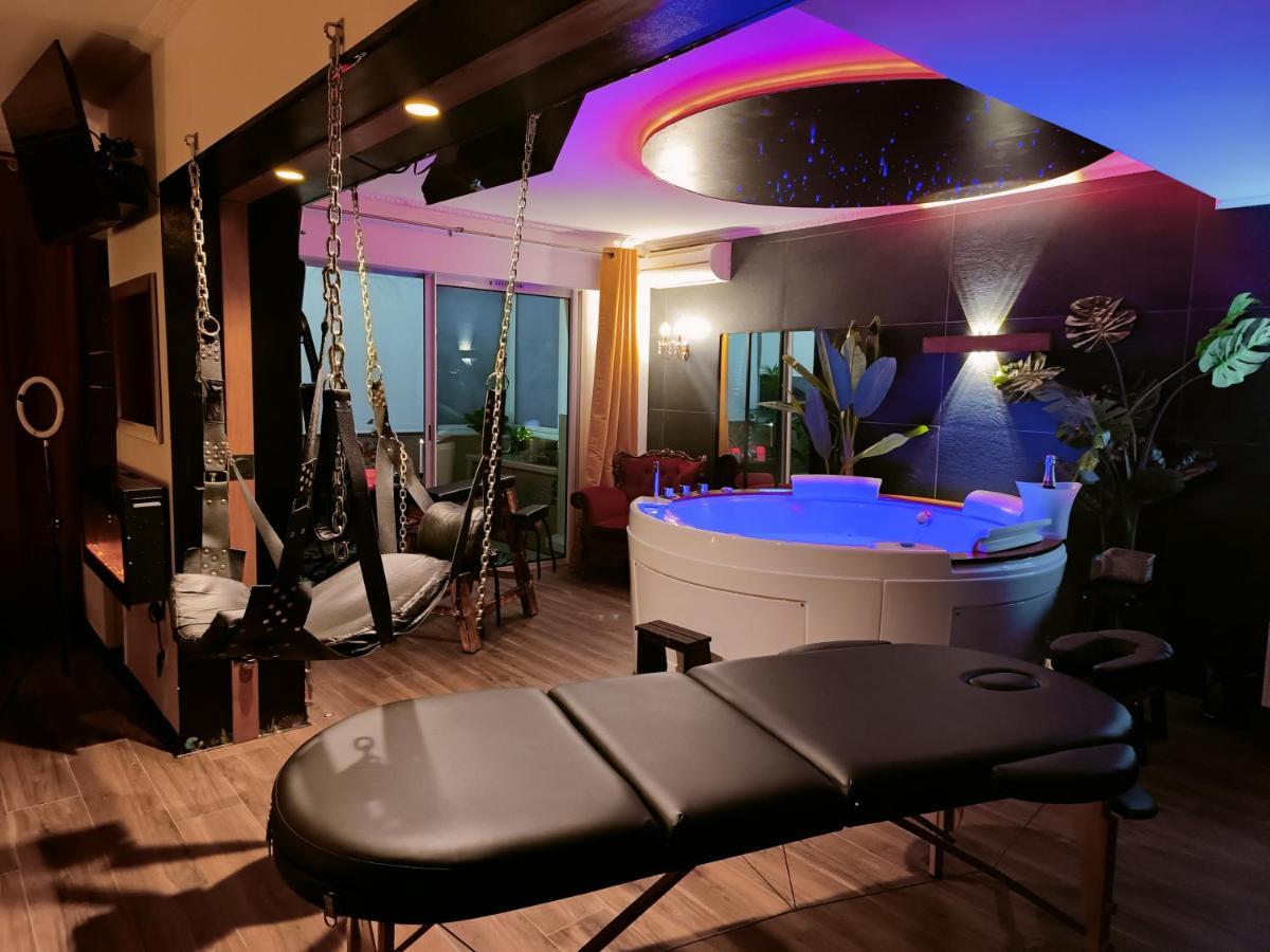 La Loveroom Bdsm De Nice " La Chambre Luxe Des Desirs " 外观 照片
